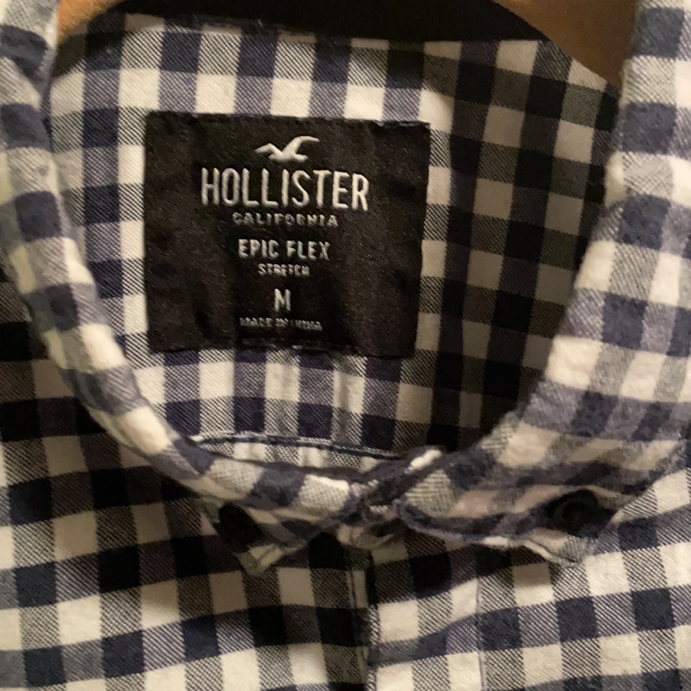 Hollister long sleeve shirt.  M. - Picture 5 of 6